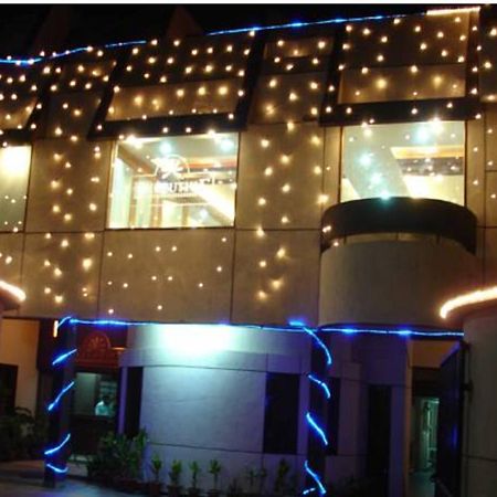 Hotel Executive Lucknow Exterior photo