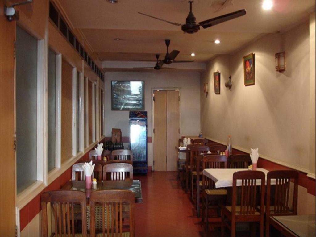 Hotel Executive Lucknow Exterior photo