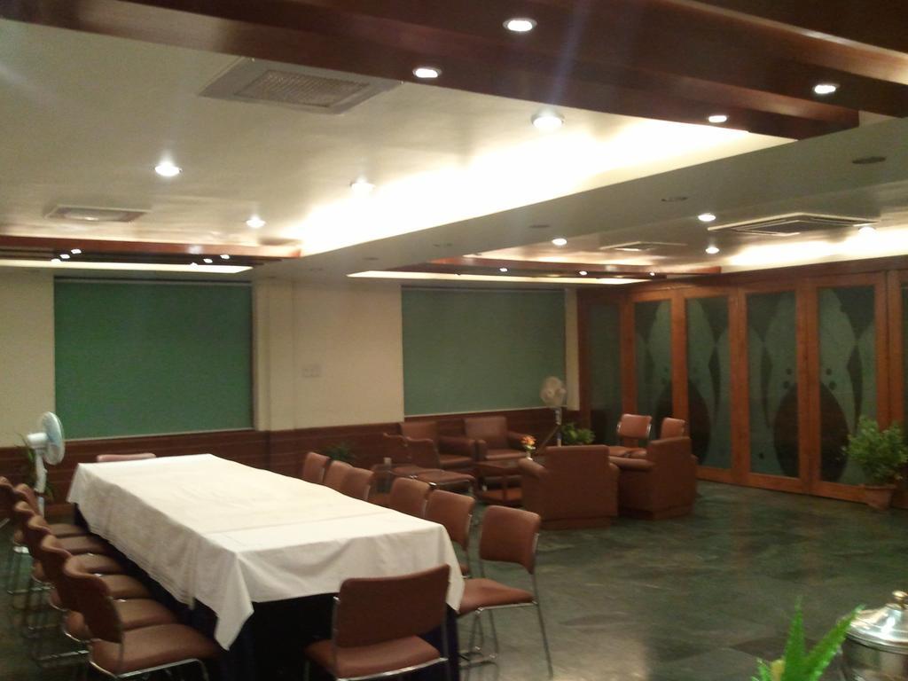 Hotel Executive Lucknow Exterior photo